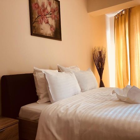 Monte Carlo Palace Rooms Bucarest Esterno foto