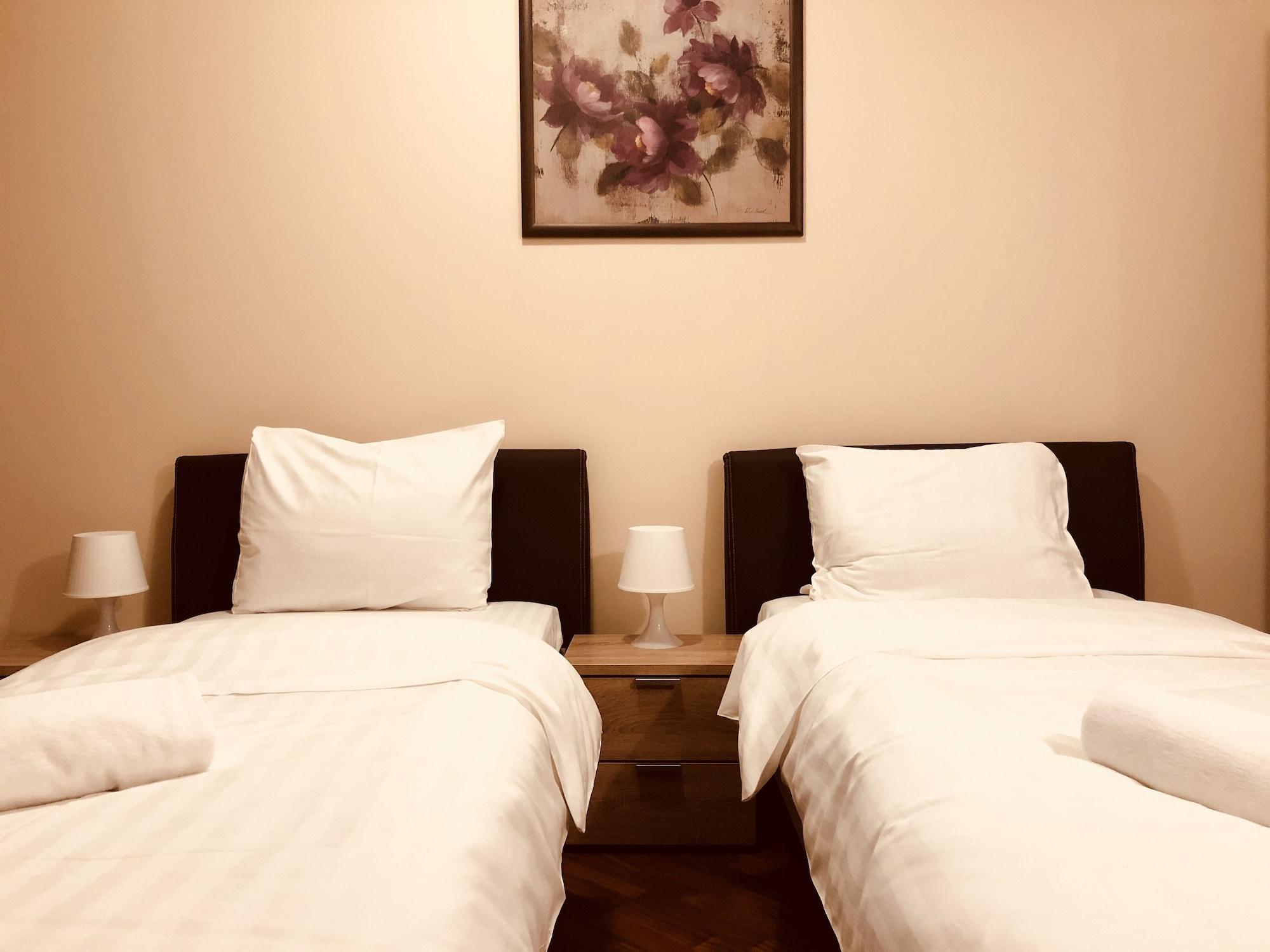 Monte Carlo Palace Rooms Bucarest Esterno foto