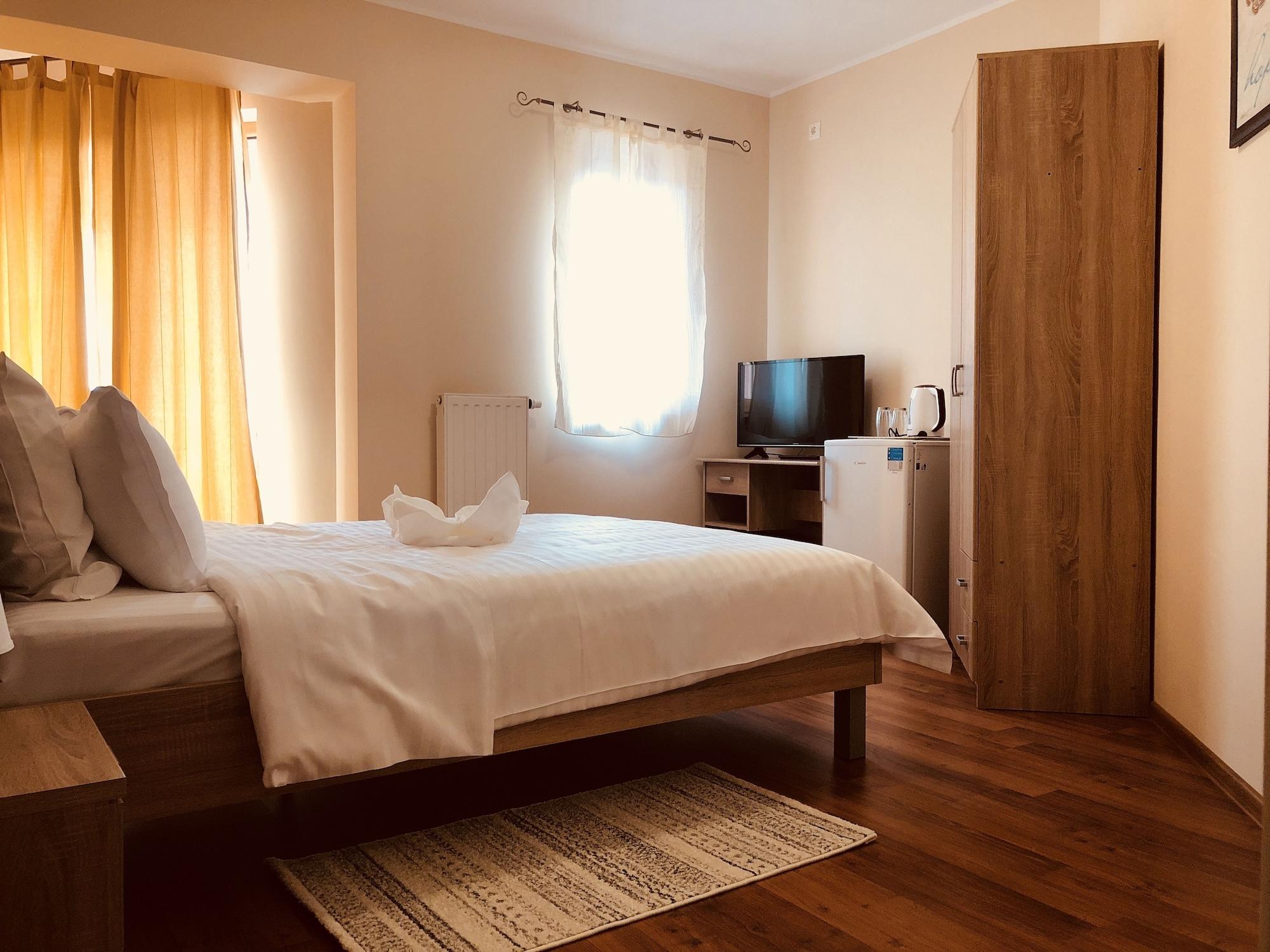 Monte Carlo Palace Rooms Bucarest Esterno foto
