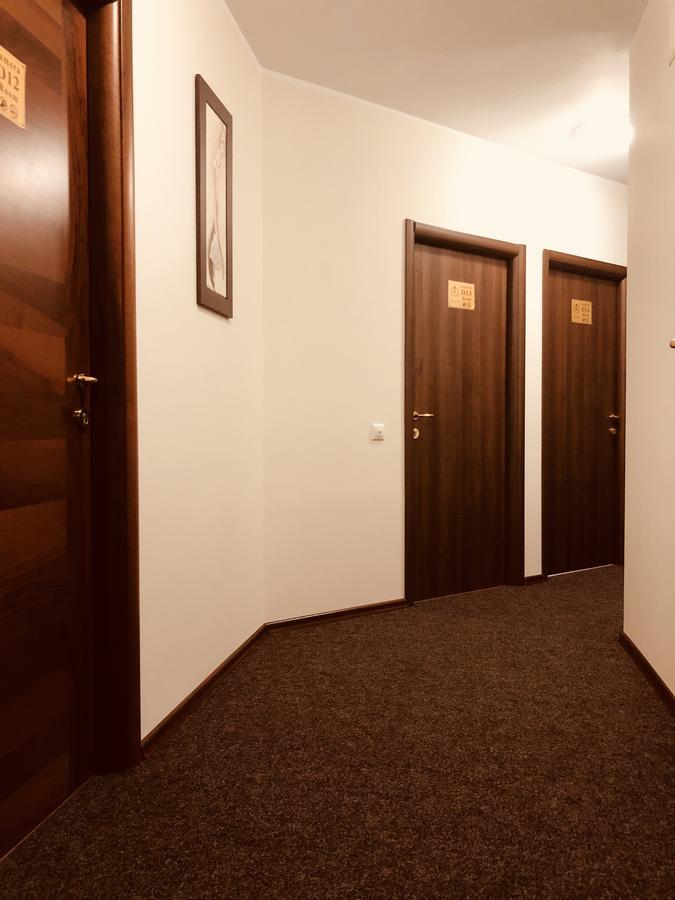 Monte Carlo Palace Rooms Bucarest Esterno foto