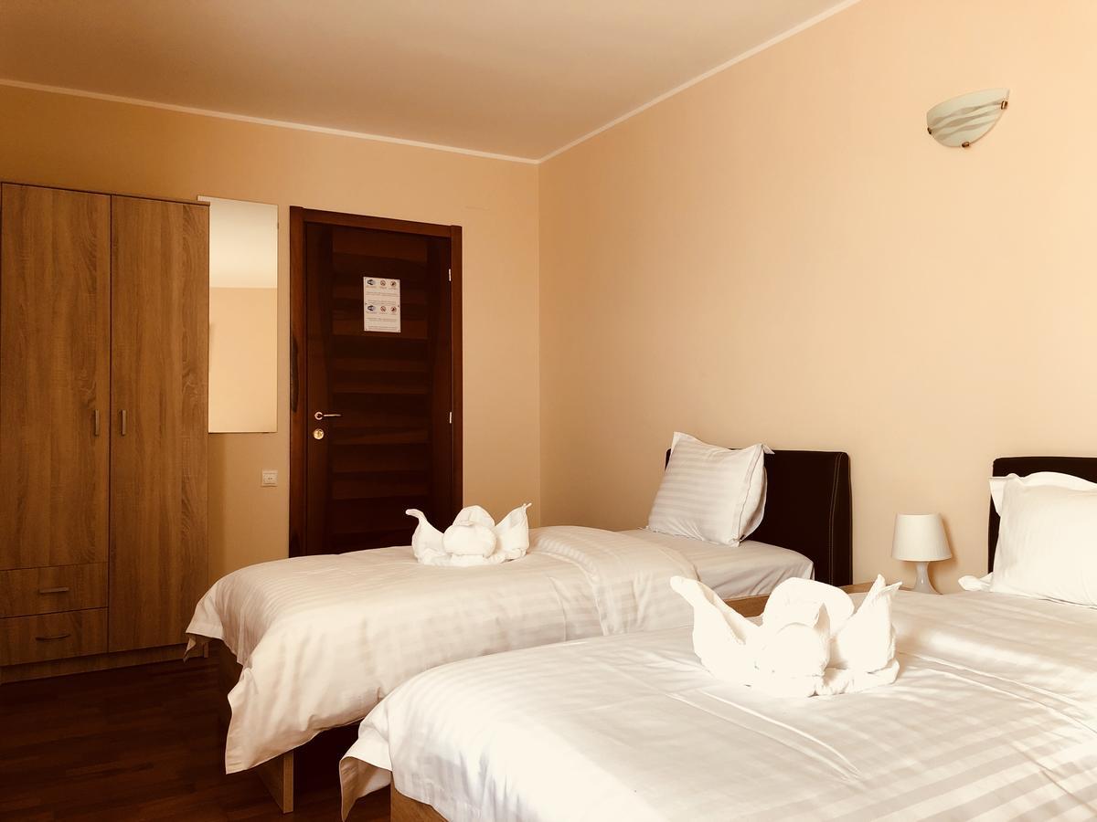 Monte Carlo Palace Rooms Bucarest Esterno foto