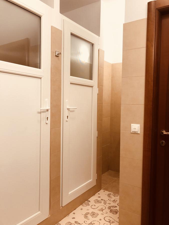 Monte Carlo Palace Rooms Bucarest Esterno foto